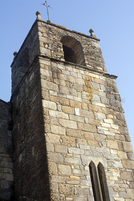 San Martiño de Mondoñedo 罗马式教堂钟楼。